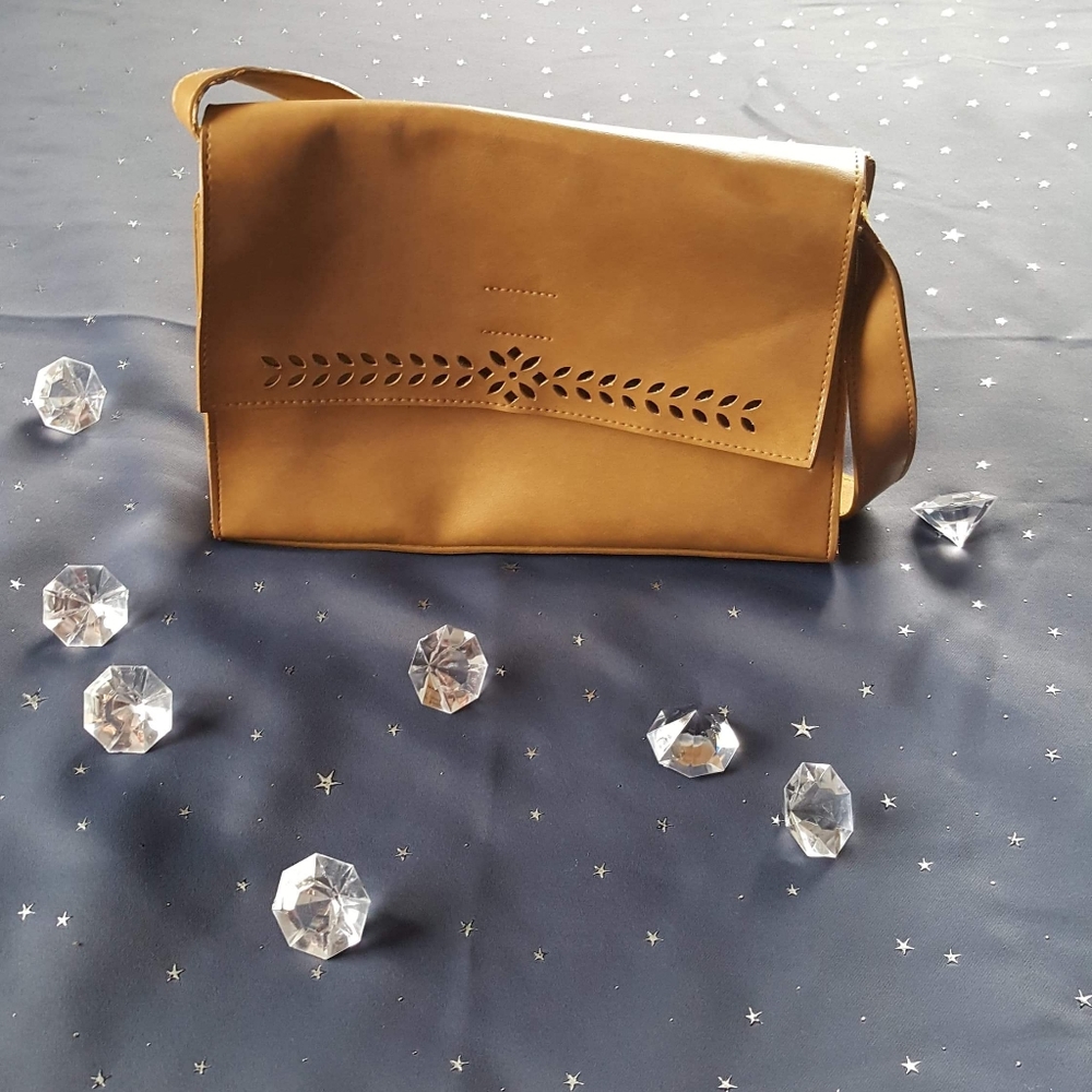 Mondani New York tan shoulder purse